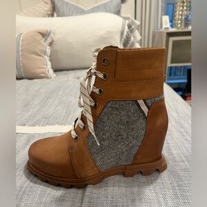 Sorel wedge boots